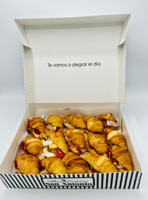 Caja de mini croissants rellenos