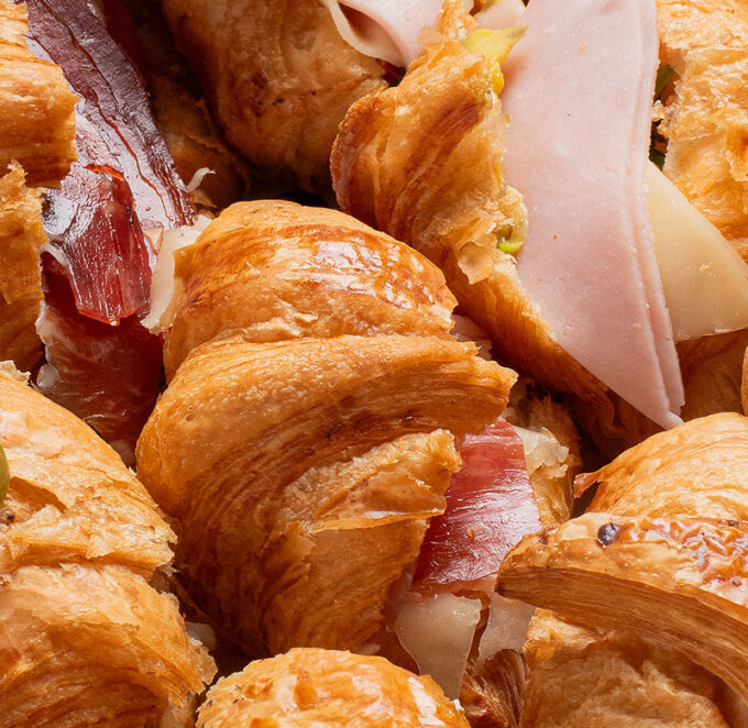 Caja de Mini Croissants Rellenos