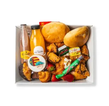 Desayuno Fallero con productos valencianos tradicionales y repostería artesanal