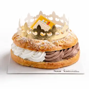 Roscón de Reyes tradicional de nata y trufa